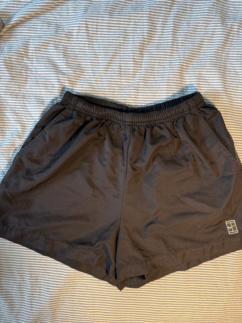 VINTAGE Nike Shorts Womens Medium Black Tennis Challenge Court Pockets Logo Y2K